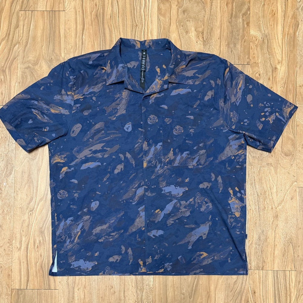 **LULULEMON** men’s performance button down SIZE … - image 2